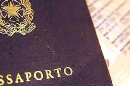 Si può partire senza passaporto